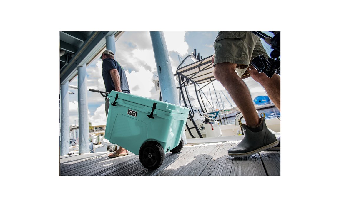 YETI TUNDRA HAUL HARD COOLER
